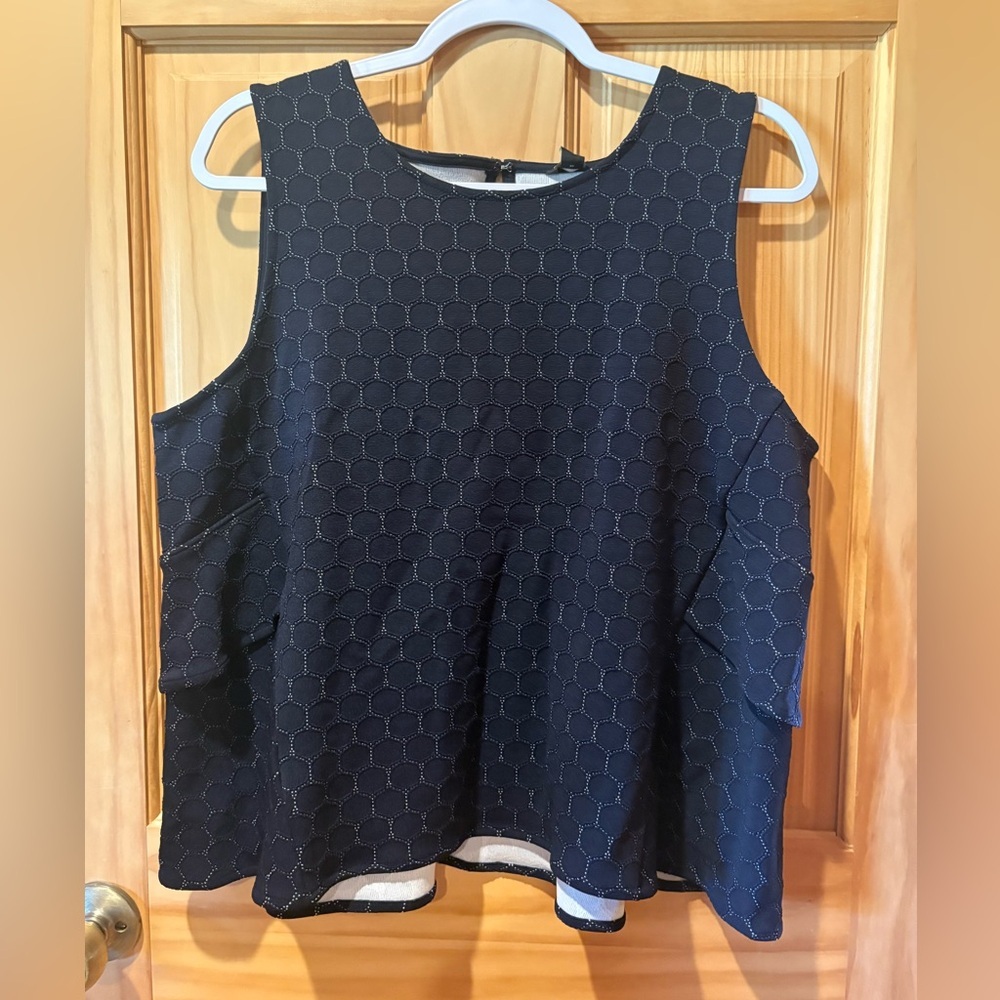 Ann Taylor Navy Blue Geometric Honeycomb Sleeveless Tank/Blouse - Size M NWT